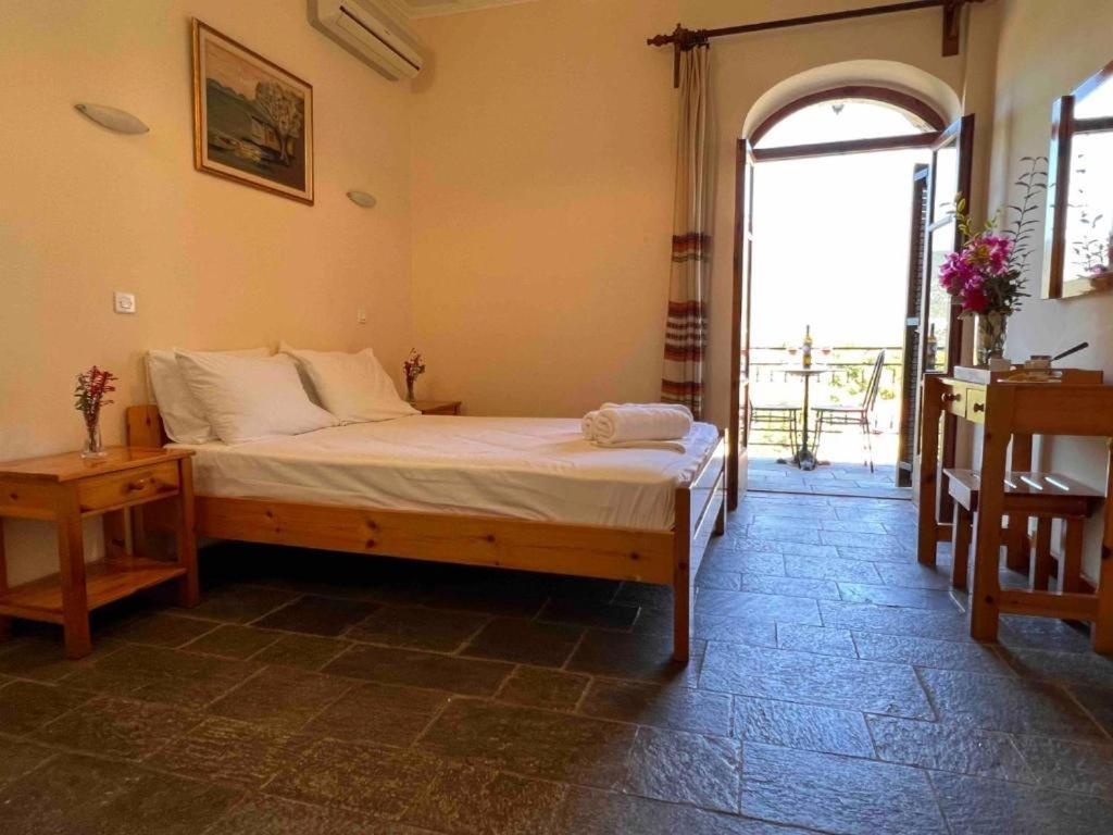 Appartamento Kastro Aggeliki Kardhamili Esterno foto